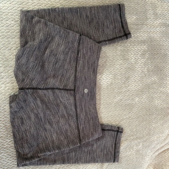 Lululemon cropped leggings - Picture 5 of 8